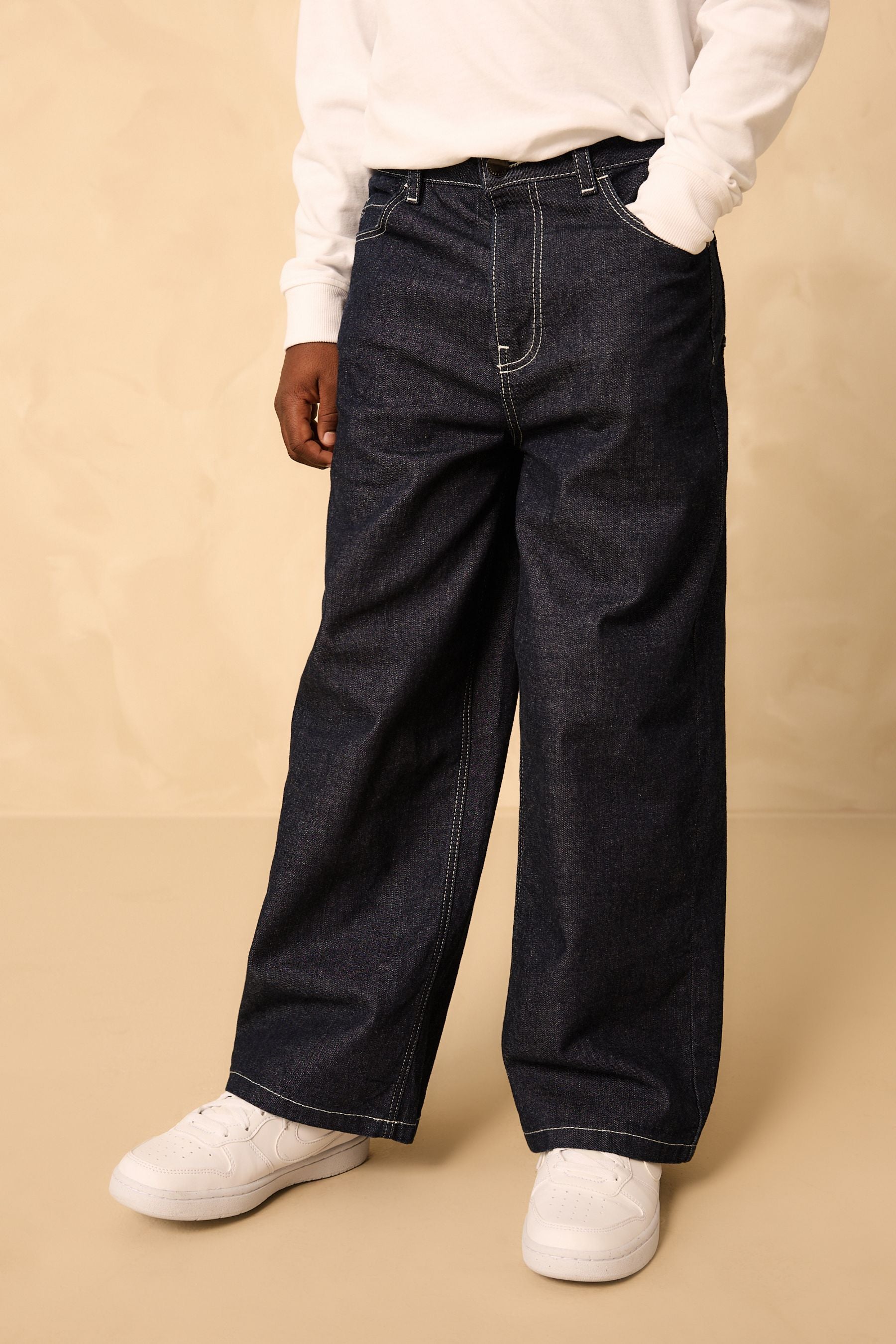 AW2144s8_3L.jpg