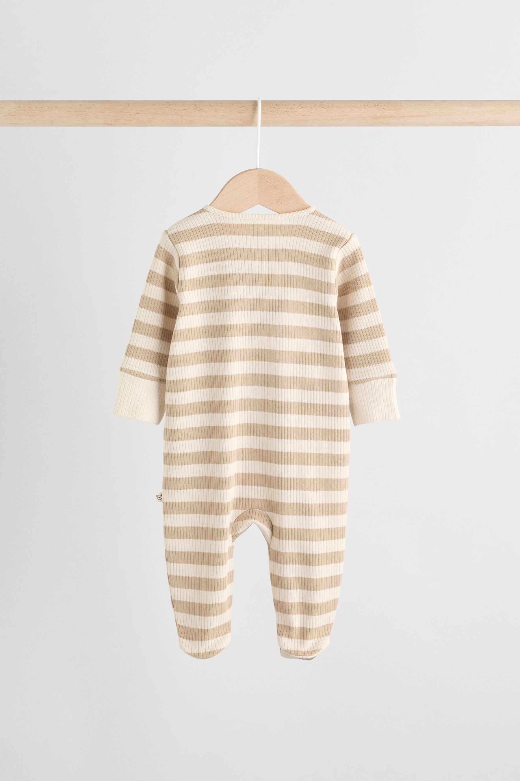 AW3055s2_3L (1).jpg