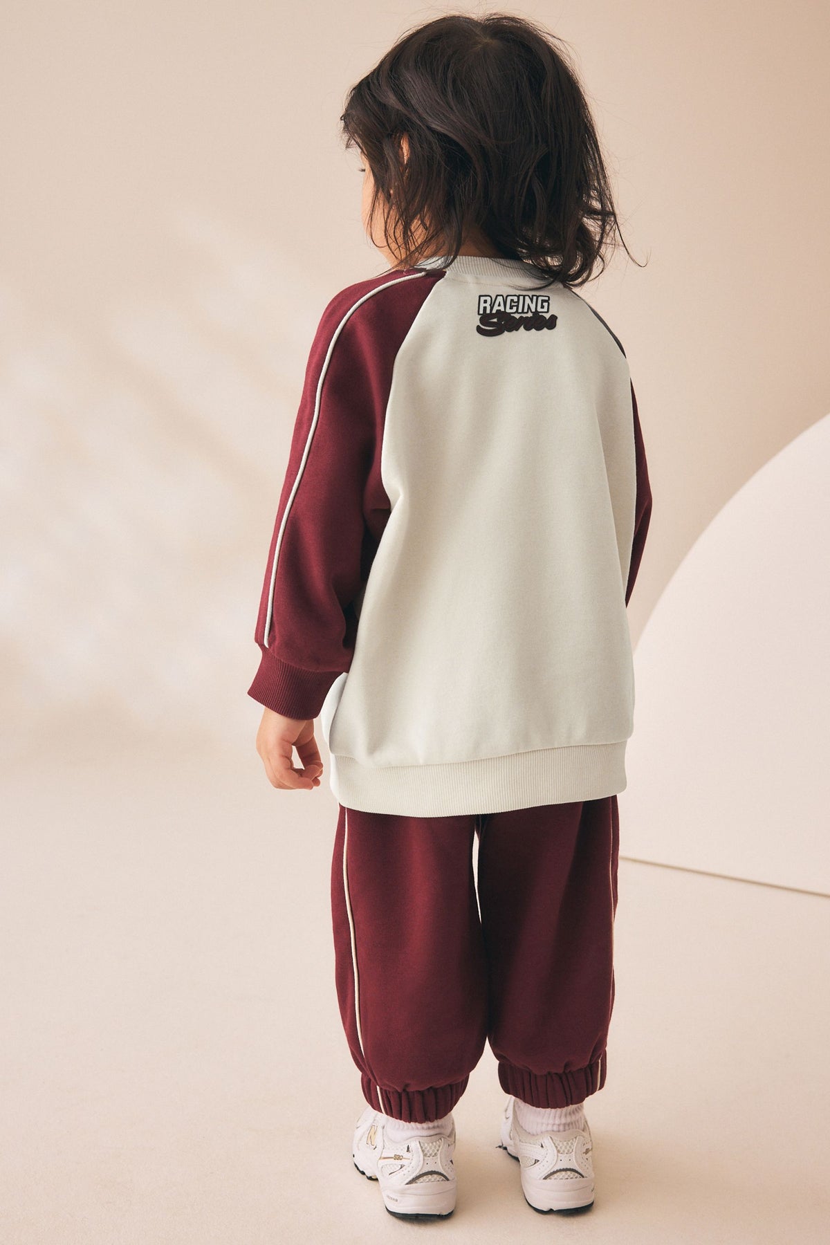 Set bluză cu guler rotund și pantaloni de trening – roșu, băieți, 3-6 luni - 6-7 ani, NEXT - imagine 6