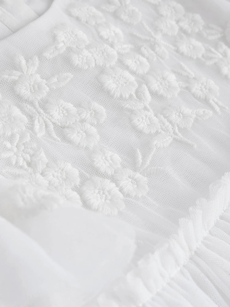 Rochie albă de ocazie pentru bebeluși, din plasă, cu broderie florală, NEXT