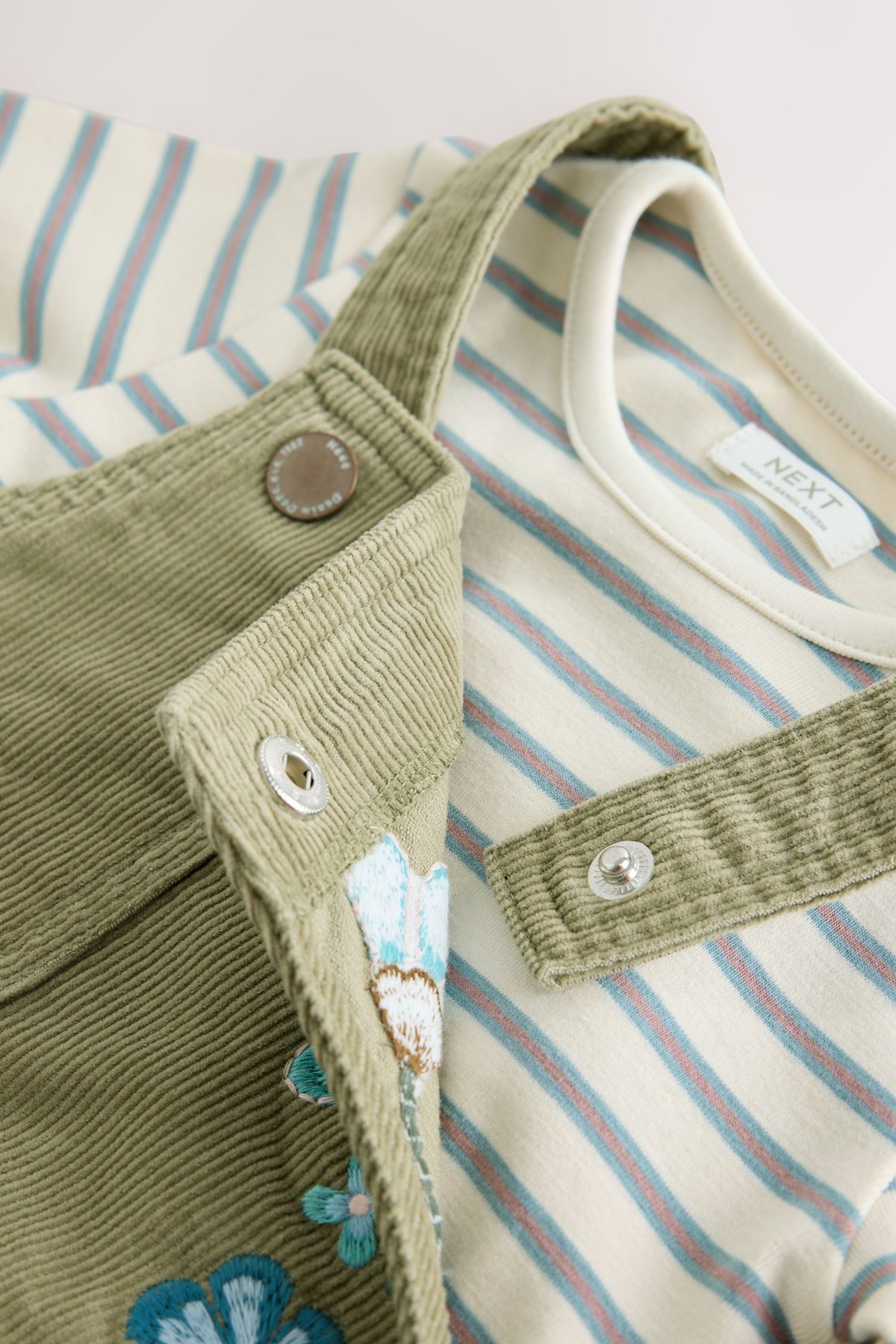 V32669s9_3L.jpg