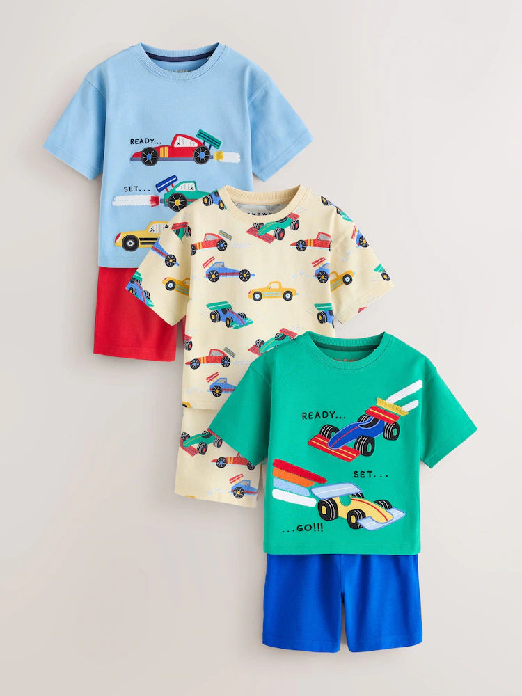 Set de 3 pijamale scurte cu imprimeu mașini de curse – albastru/verde/roșu/ecru