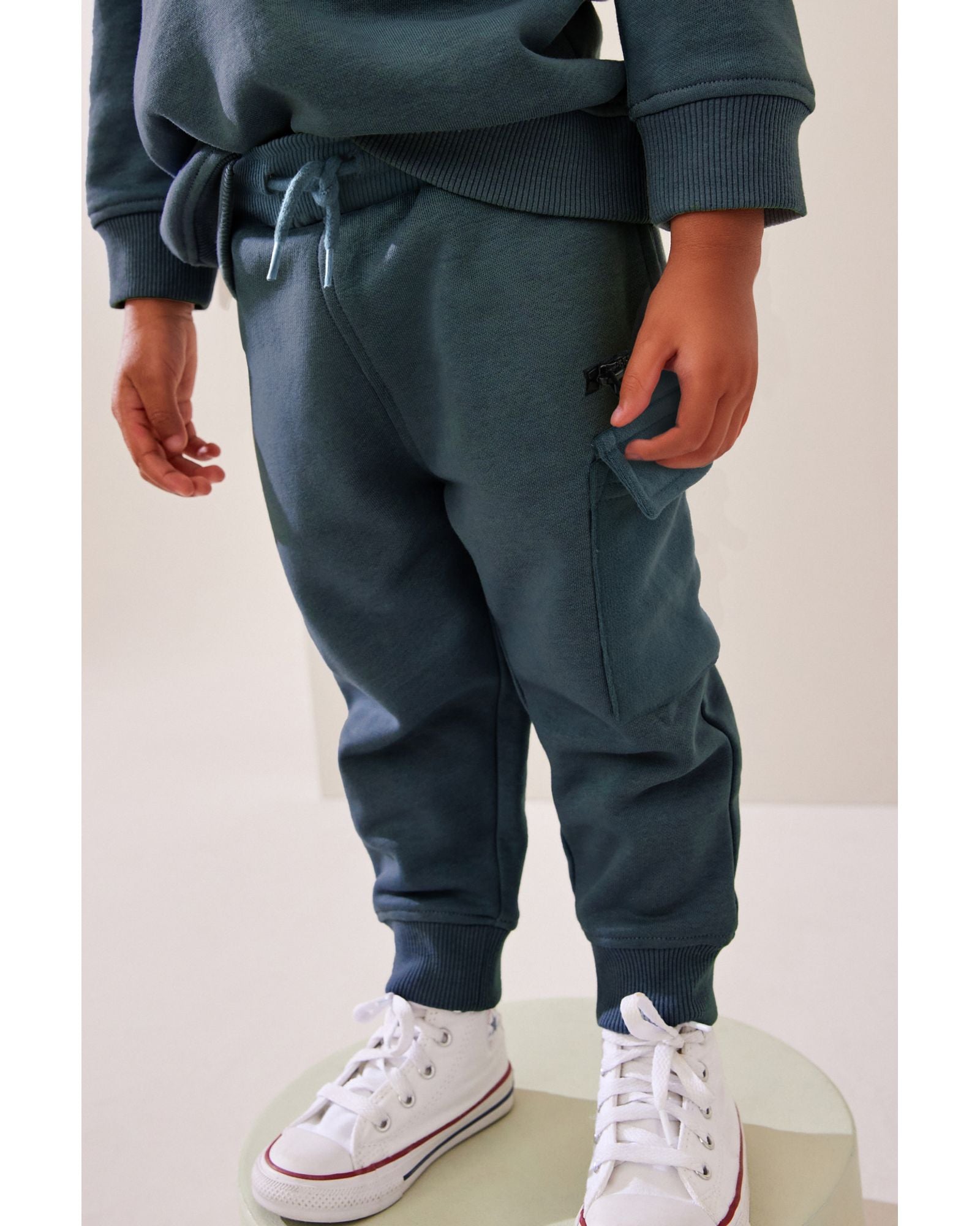 609080s1.jpg