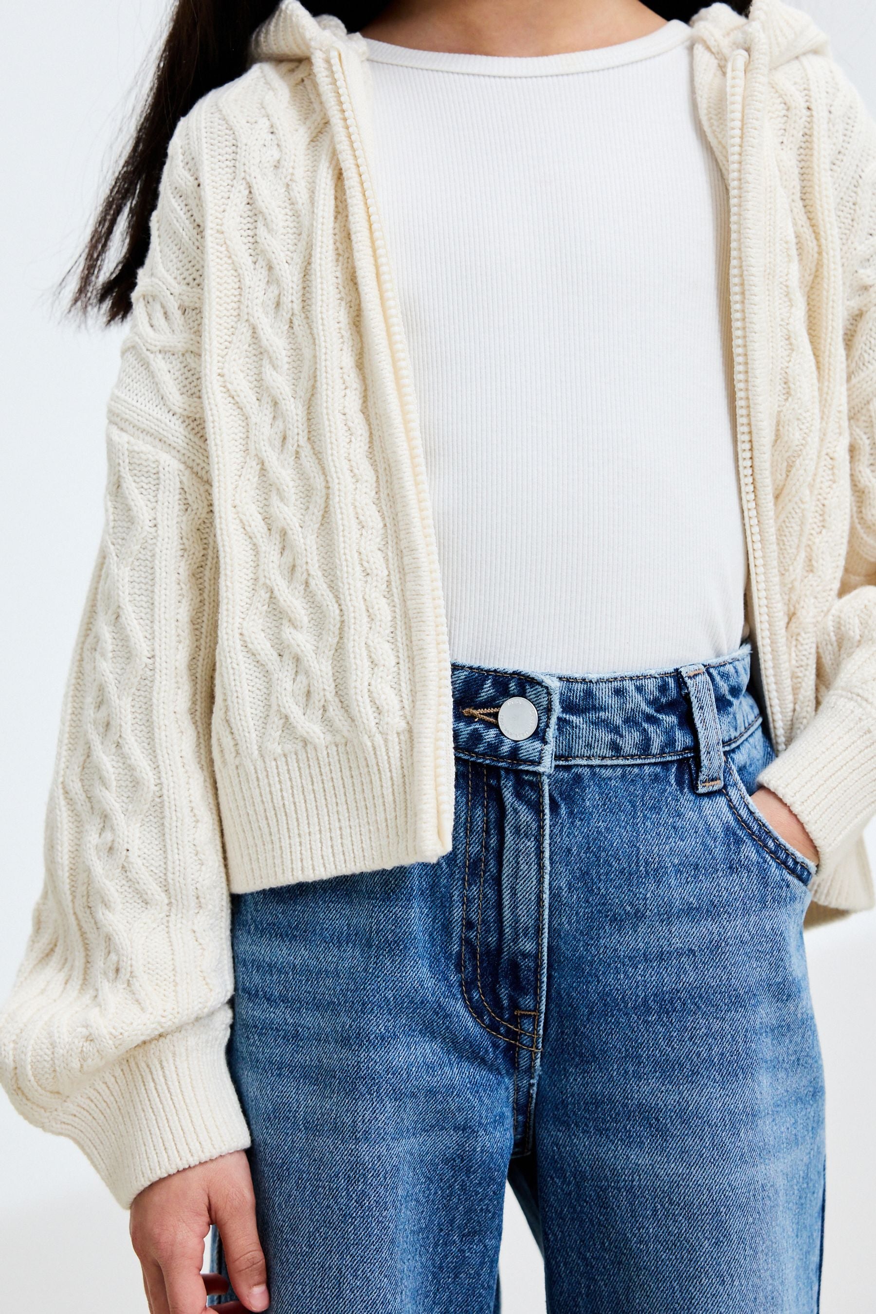 AM8799s8_3L.jpg