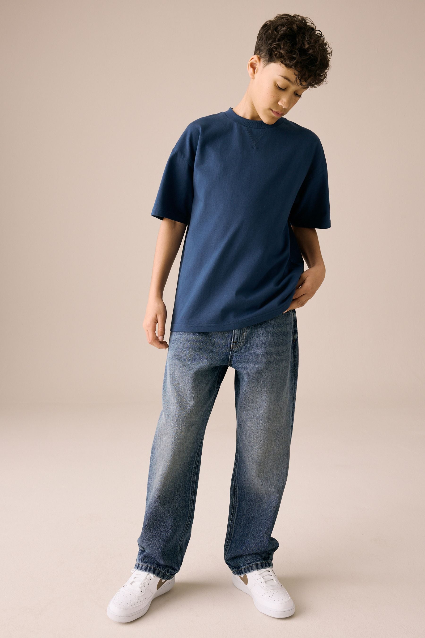 AW2138s5_3L.jpg