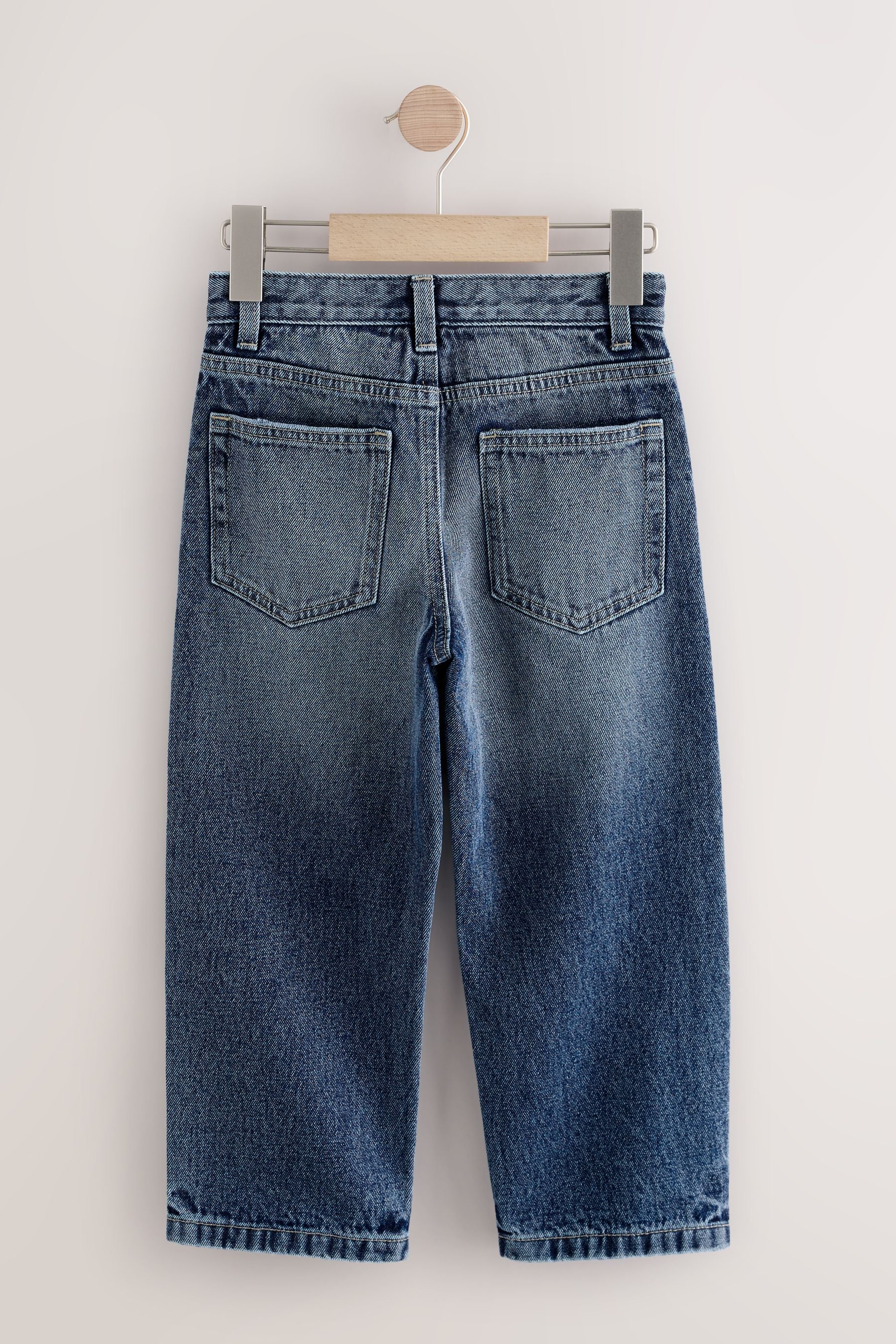 AW2138s6_3L.jpg