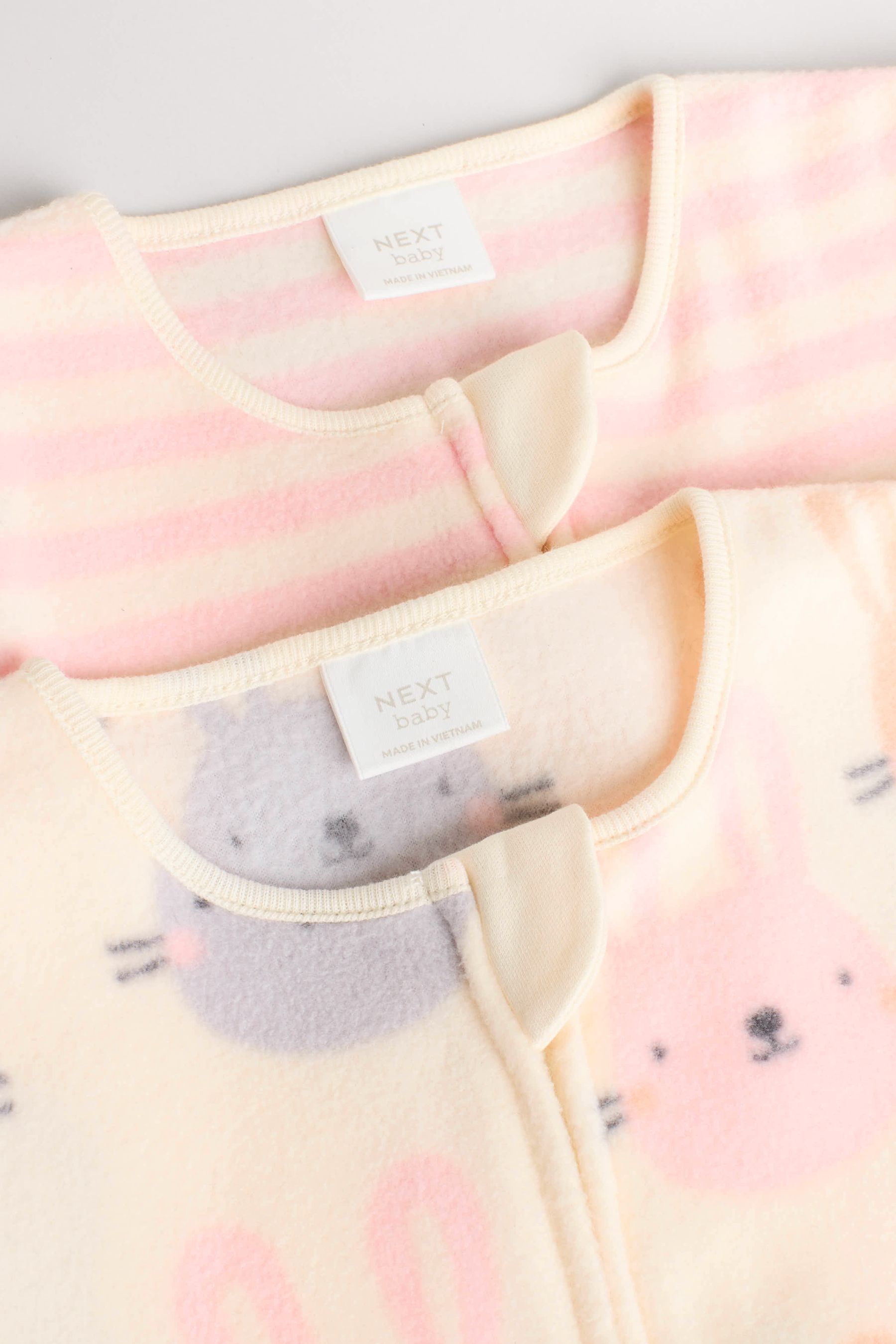 AW2306s3_3L.jpg