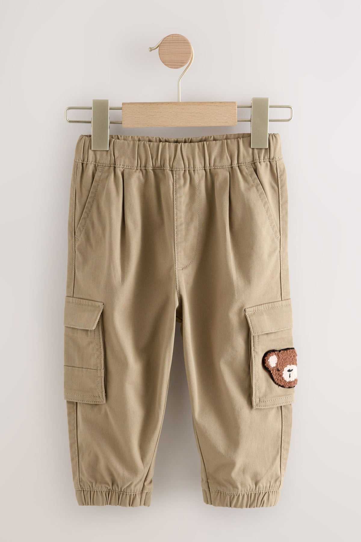 Pantaloni cargo Bear – maro tan, băieți, 3-6 luni - 6-7 ani, NEXT