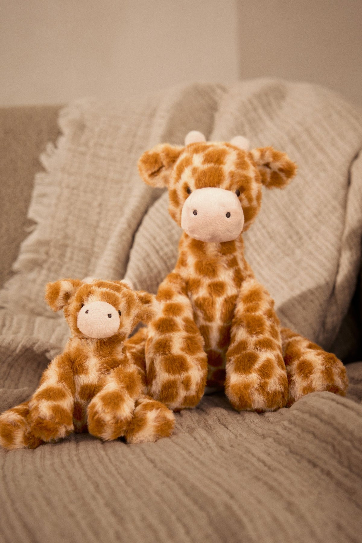 Jucărie pluș girafă – maro, NEXT