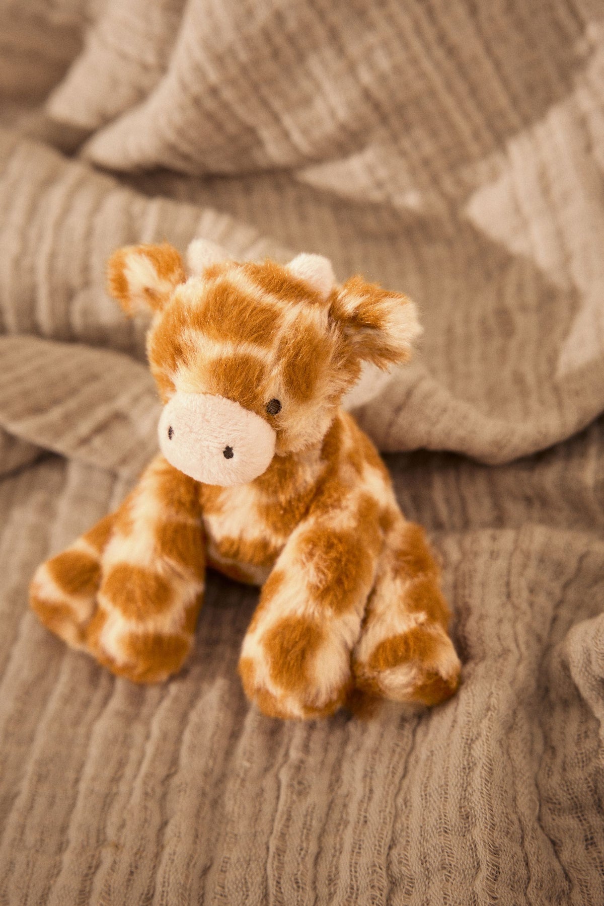 Jucărie pluș girafă – maro, NEXT