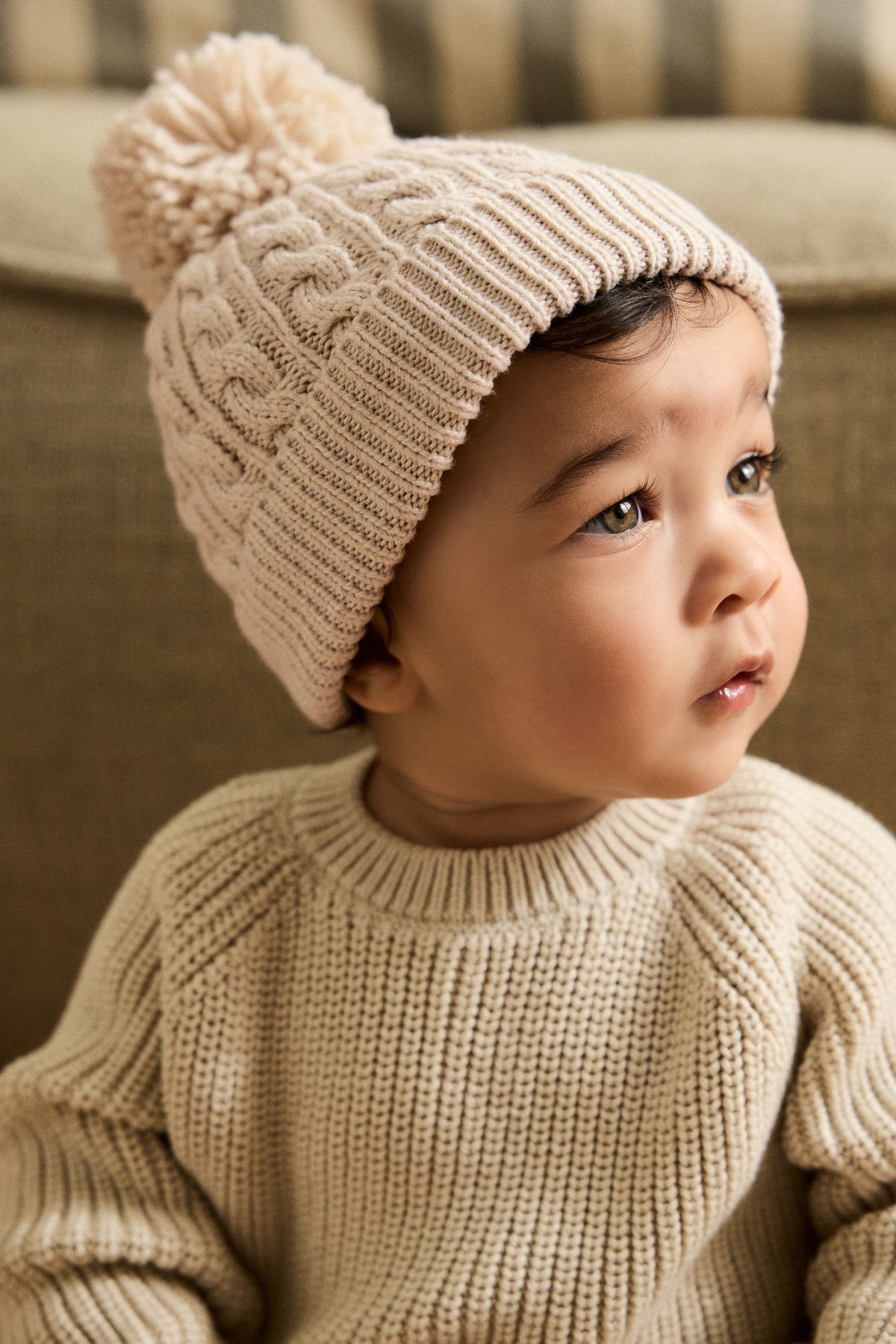 Căciulă beanie cable knit cu pompon – crem, bebeluși, NEXT - imagine 6