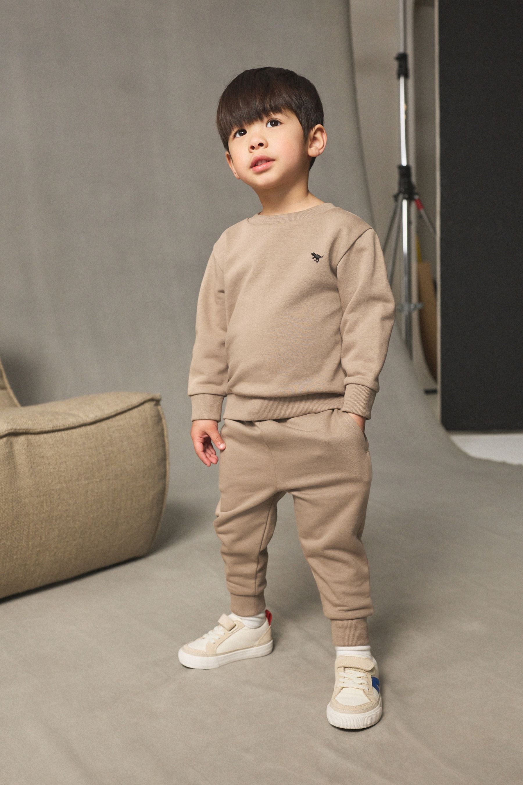 F16675s1_3L.jpg