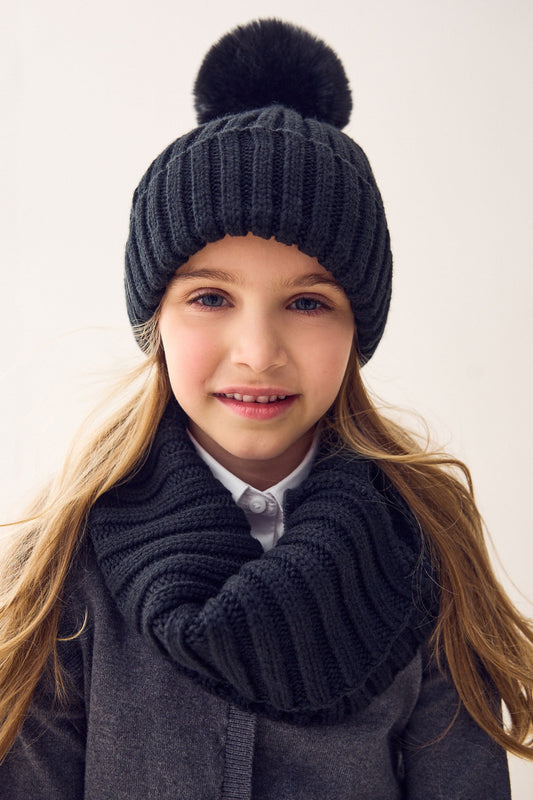 Căciulă beanie din tricot cu nervuri cu pompon – neagră, fete, 3-9 luni - 14-16 ani, NEXT