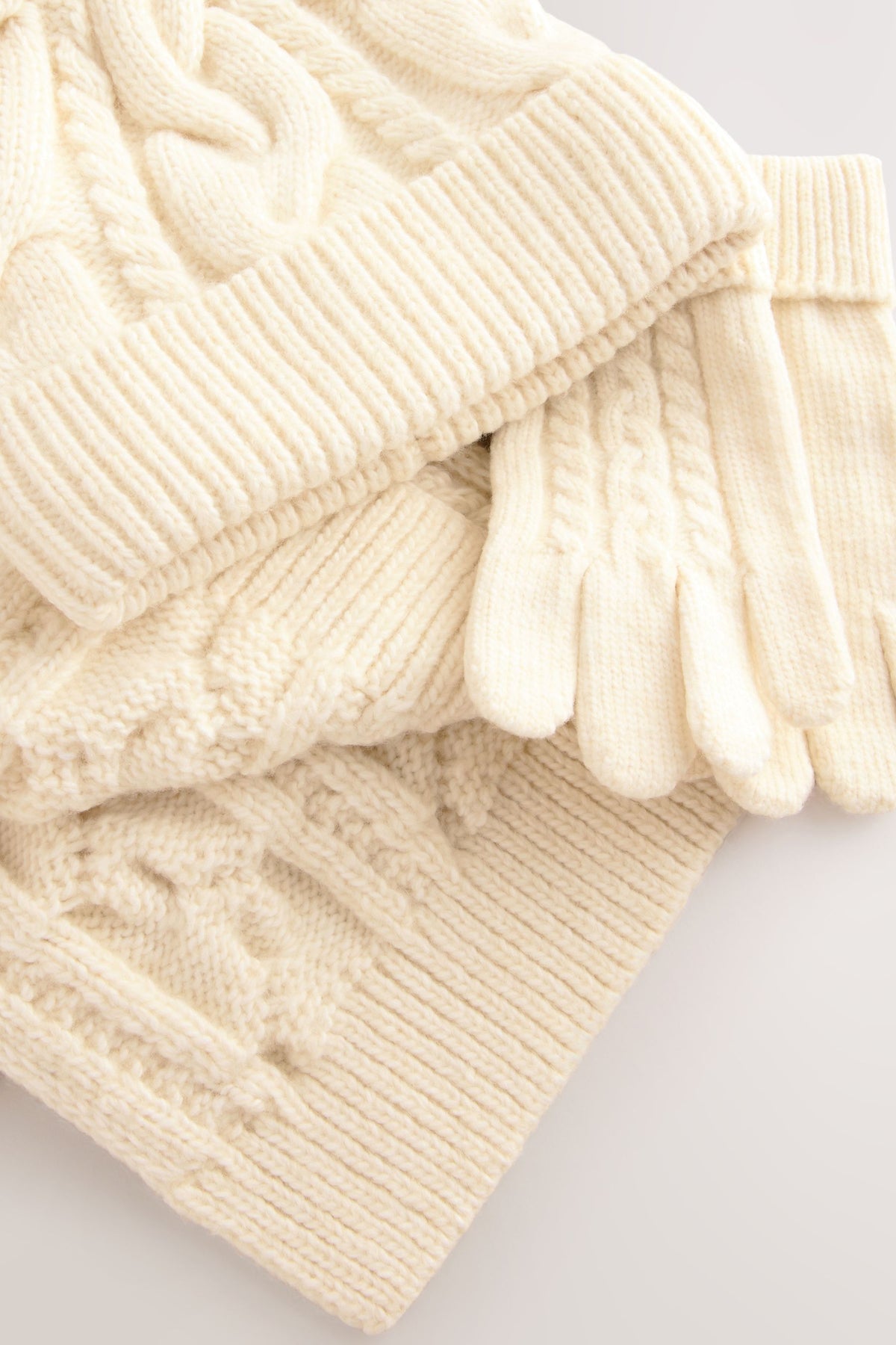 Set cu căciulă cable knit, fular și mănuși – ecru, fete, 3-4 ani - 14-16 ani, NEXT - imagine 12