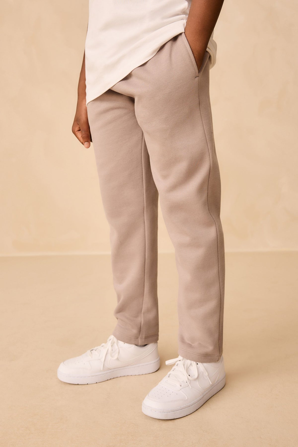 Joggers regular fit fără manșete – stone, băieți, 3 ani - 16 ani, NEXT