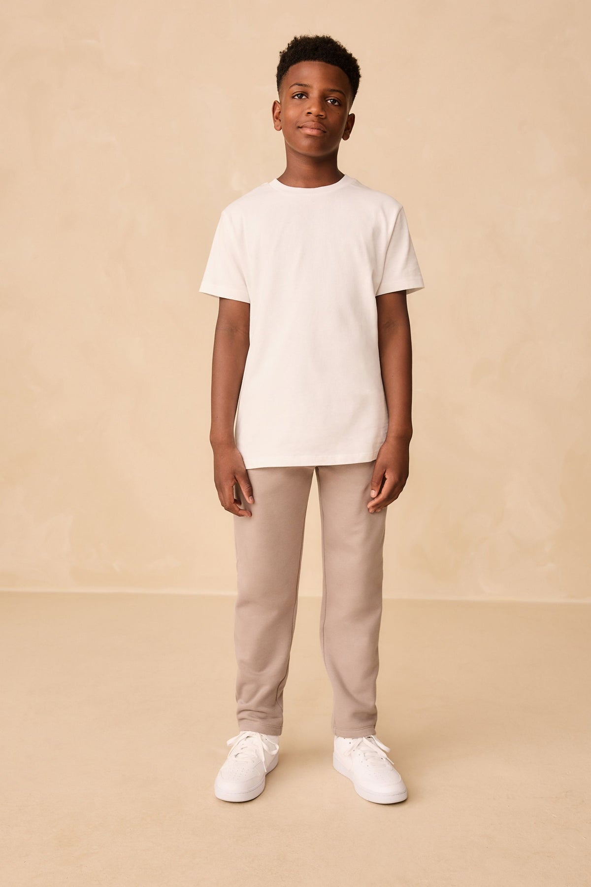 Joggers regular fit fără manșete – stone, băieți, 3 ani - 16 ani, NEXT