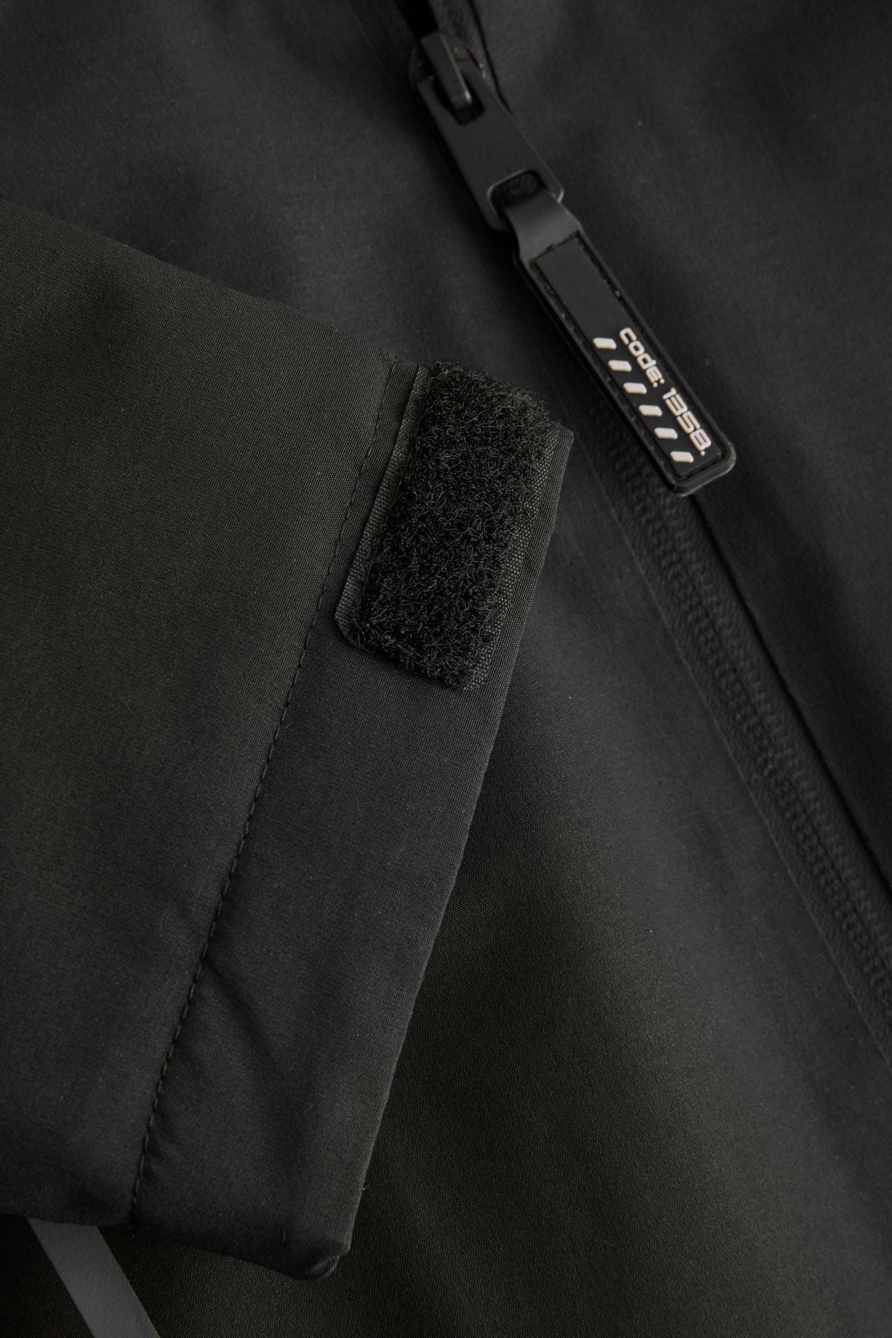 G54570s11_3L.jpg