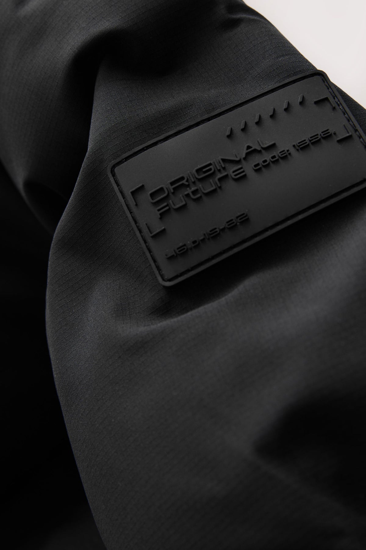 G54596s11_3L.jpg