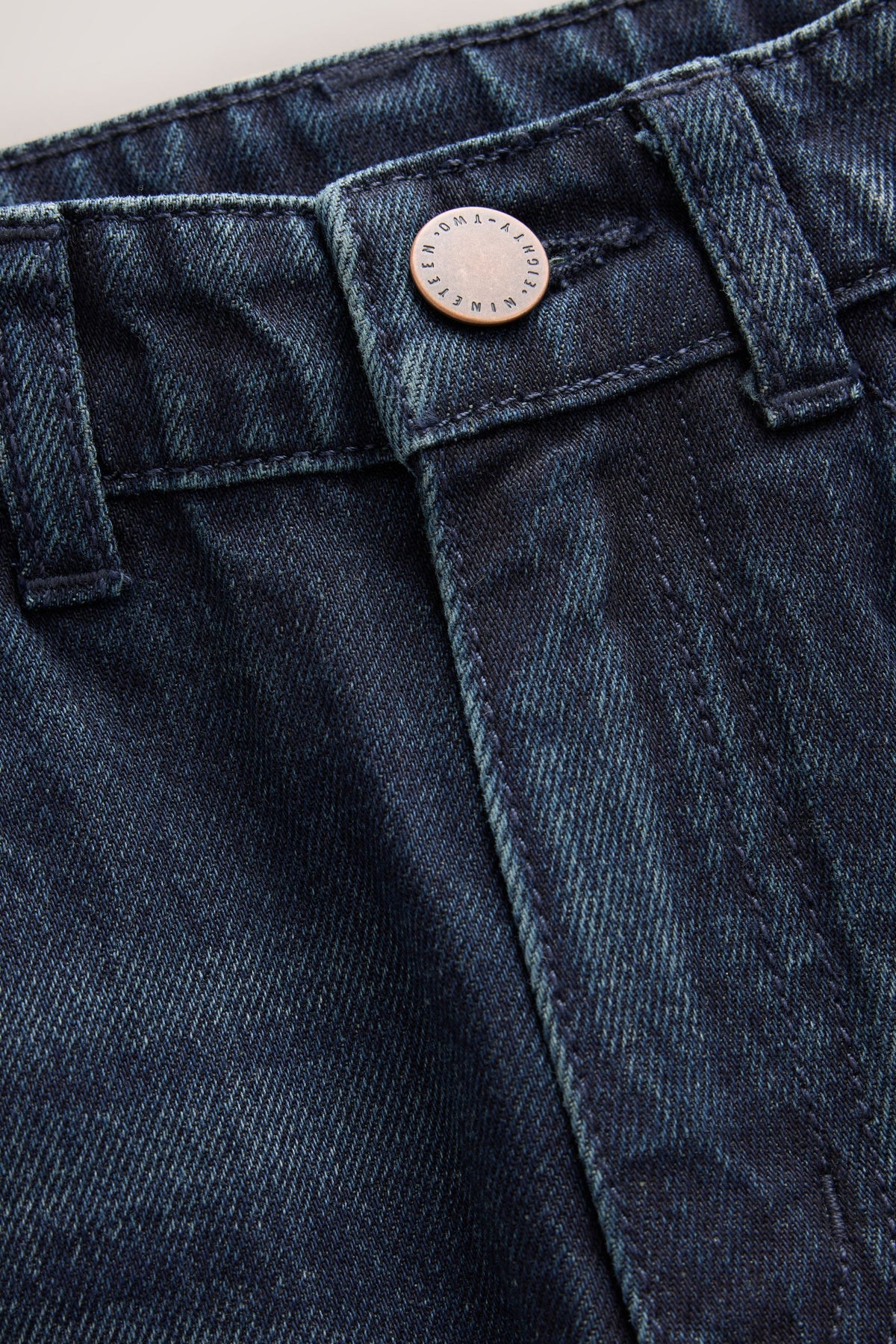 G57477s8_3L.jpg
