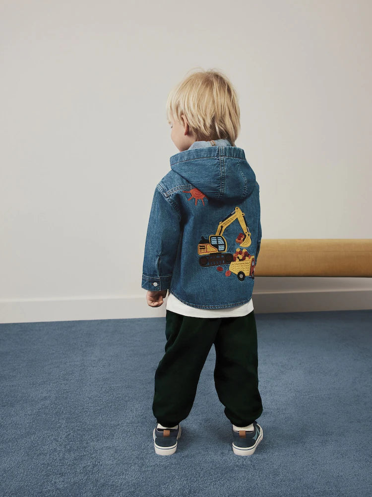 Cămașă-jachetă din denim cu glugă, mânecă lungă și broderie cu mijloace de transport – albastru denim, băieți, 3-6 luni - 5-6 ani, NEXT - imagine 4