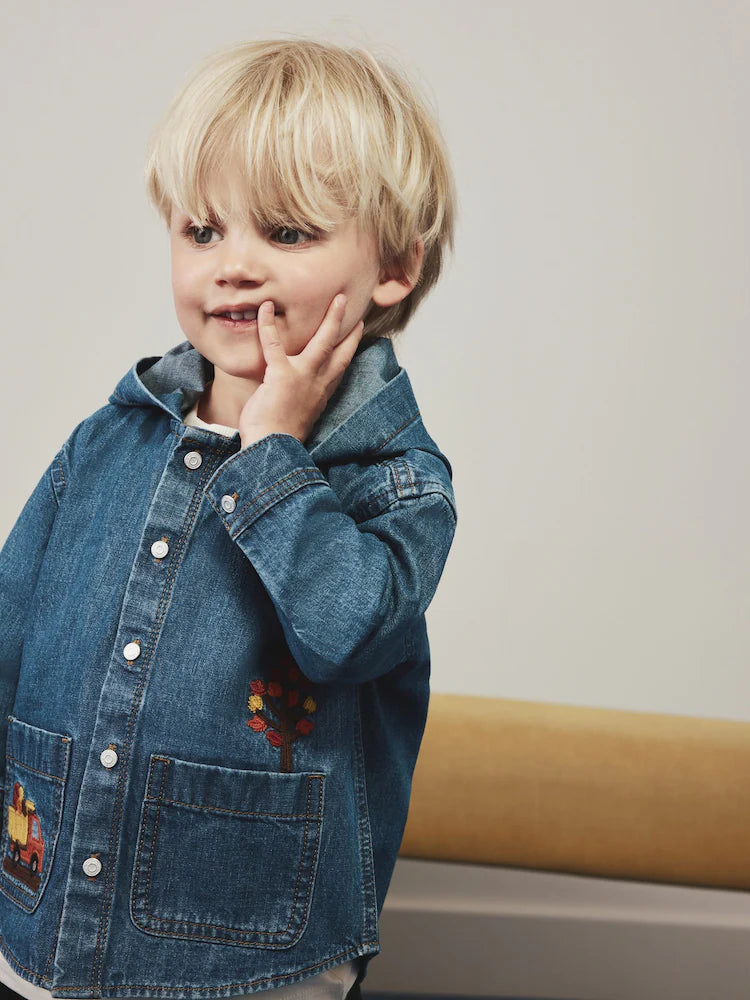 Cămașă-jachetă din denim cu glugă, mânecă lungă și broderie cu mijloace de transport – albastru denim, băieți, 3-6 luni - 5-6 ani, NEXT - imagine 5