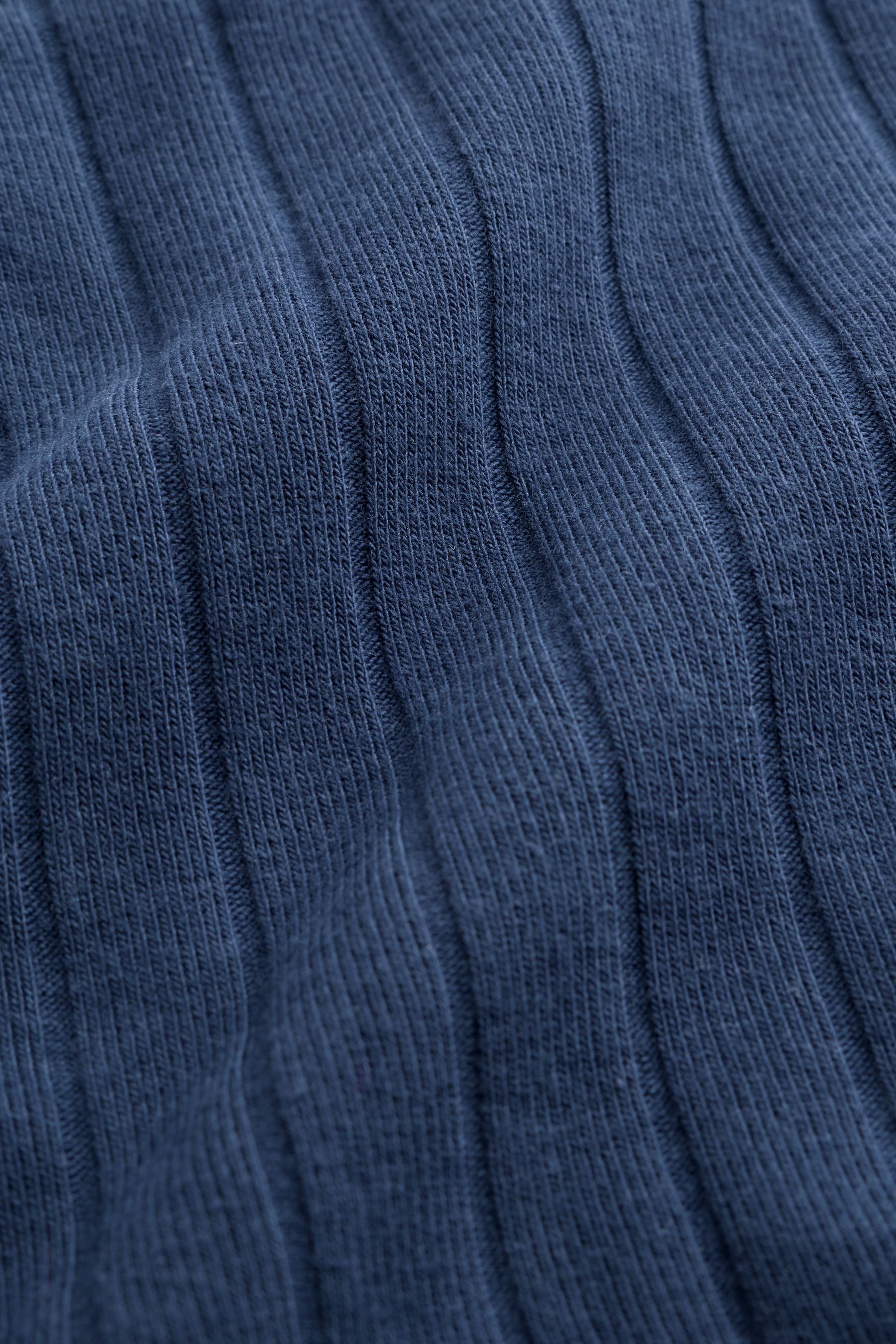 G68909s19_3L.jpg