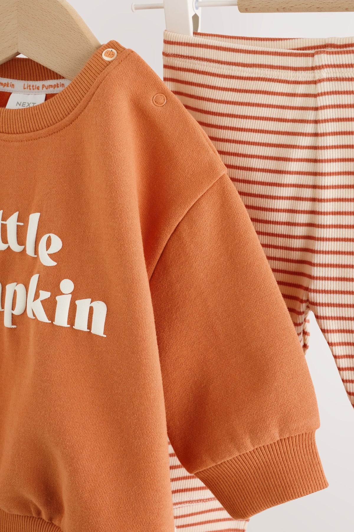 Set Sweatshirt și Colanți Little Pumpkin - Portocalie, Nou-Născut, Mărime 1 - 2-3 Ani, NEXT - imagine 2