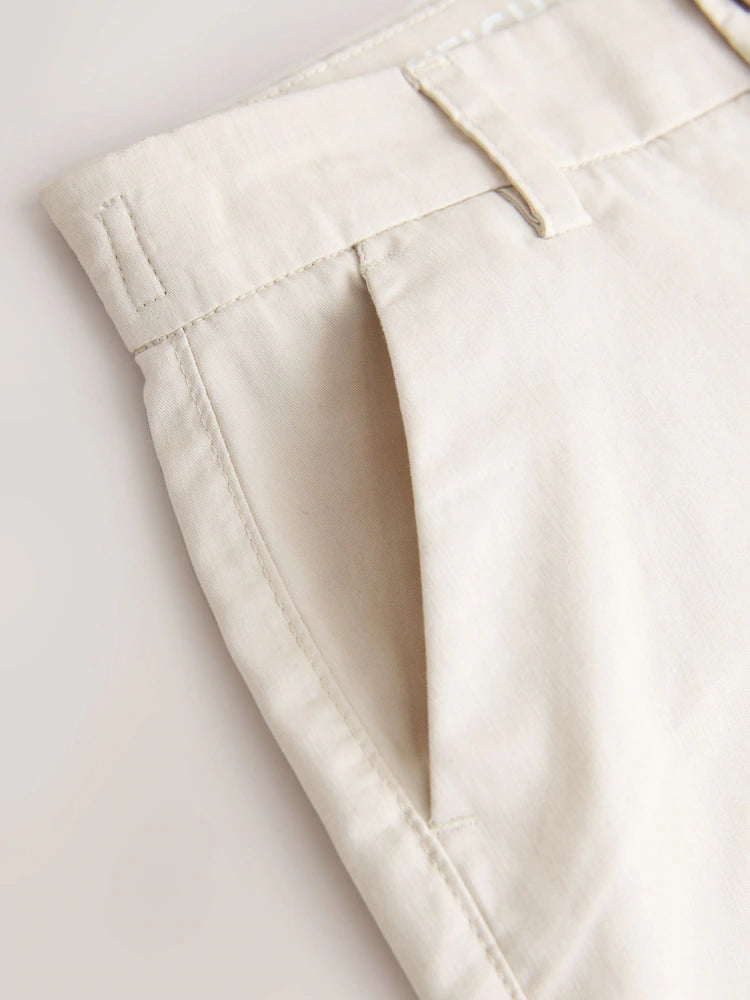 Pantaloni scurți chino din material ușor - bej, NEXT
