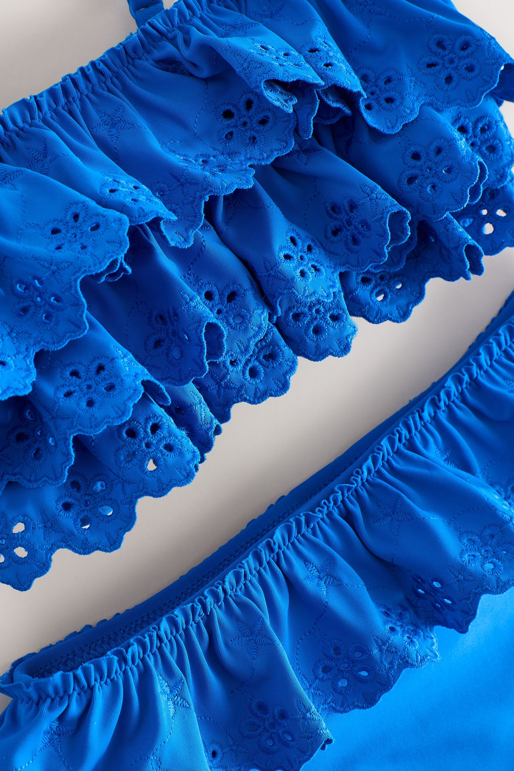 H93747s6_3L.jpg