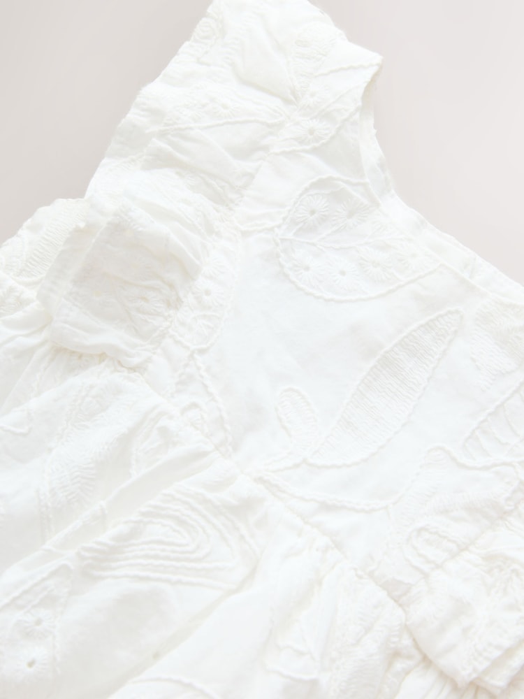 Rochie din in cu broderie și mâneci cu volane - alb