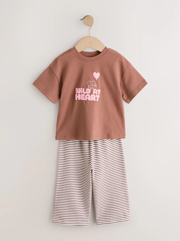 Set tricou cu mânecă scurtă cu inimioare în dungi și pantaloni largi – maro, fete, 3-6 luni - 5-6 ani, NEXT