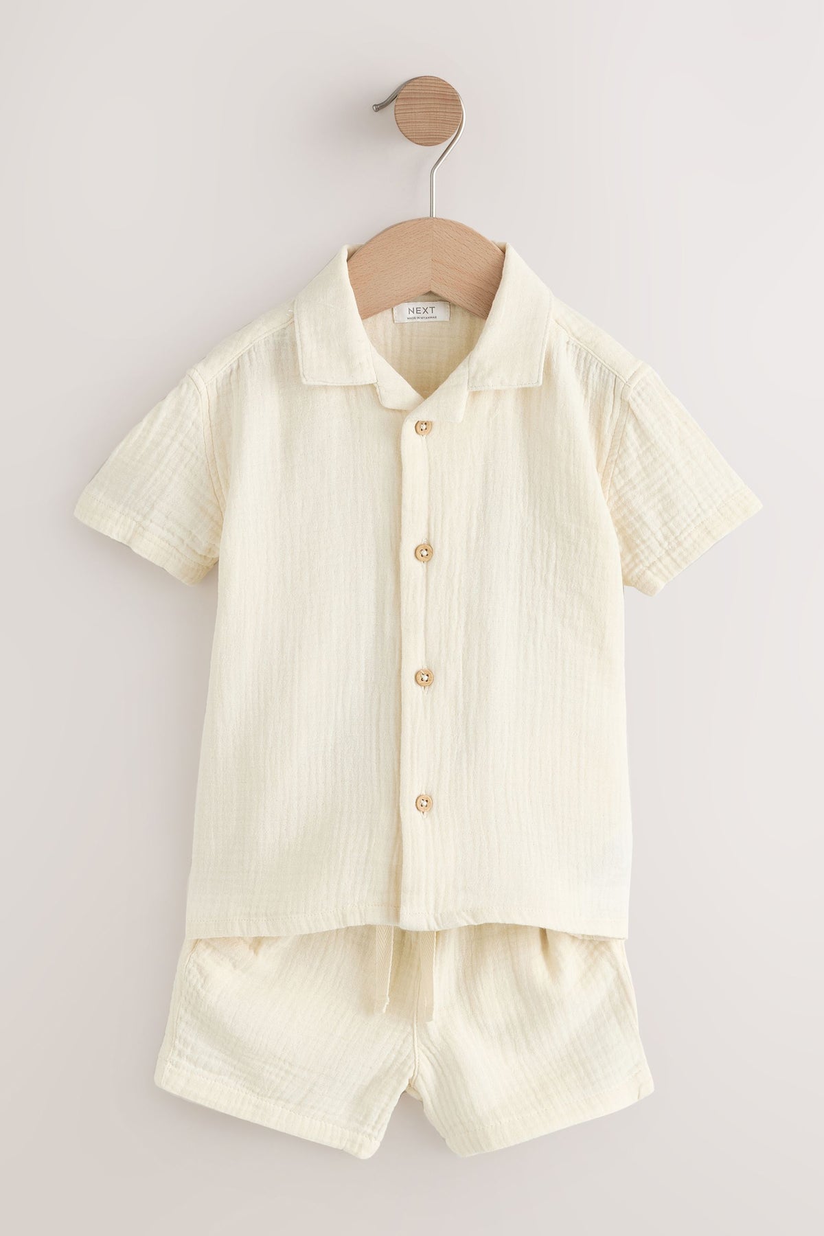 Set cămașă cu mânecă scurtă și pantaloni scurți din material dublu - bej, băieți, 3-6 luni - 9-10 ani, NEXT - imagine 19