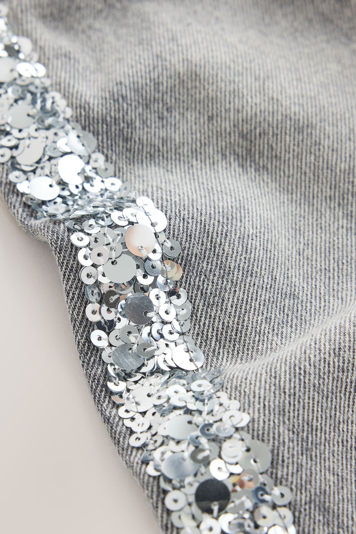 Jeans lățit cu bandă laterală din paiete gri/silver - denim albastru, fete, 3 ani - 16 ani, NEXT - imagine 8